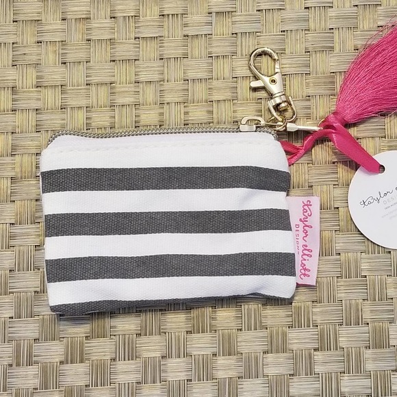 Mini Pom Pom Card Holder Keychain - Picture 2 of 2